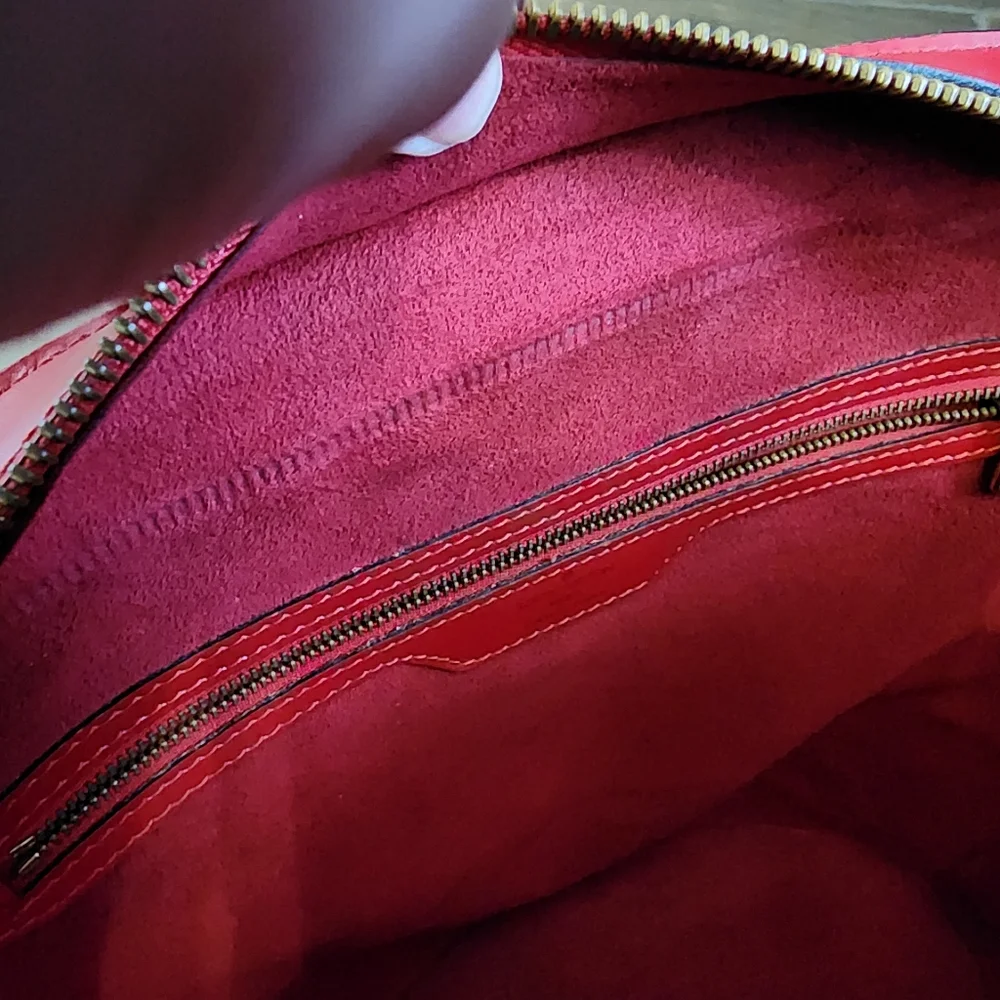 Louis Vuitton Red EPI St Jacques GM - Picture 13 of 16